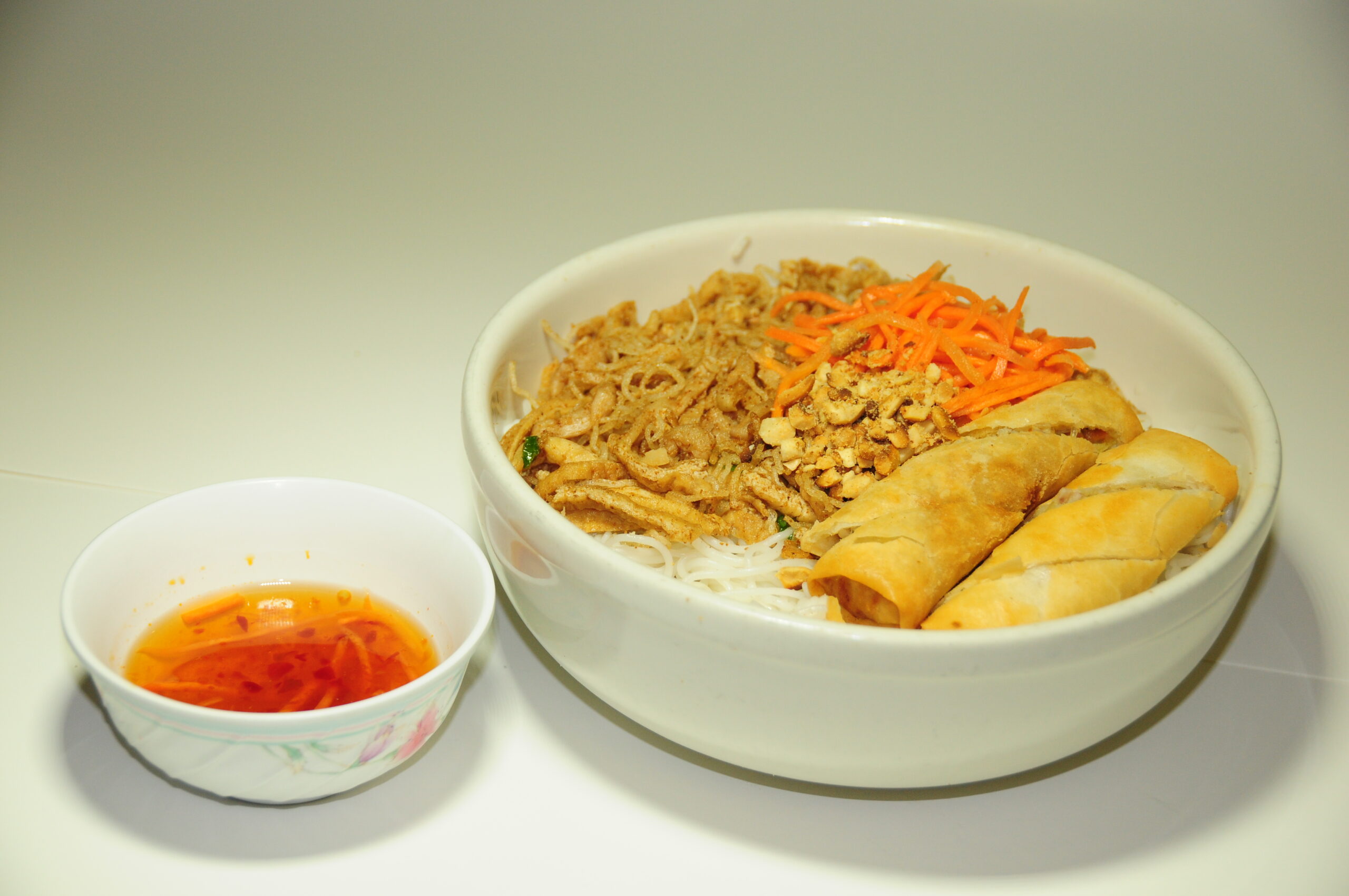 23. Golden Crispy Roll Noodles